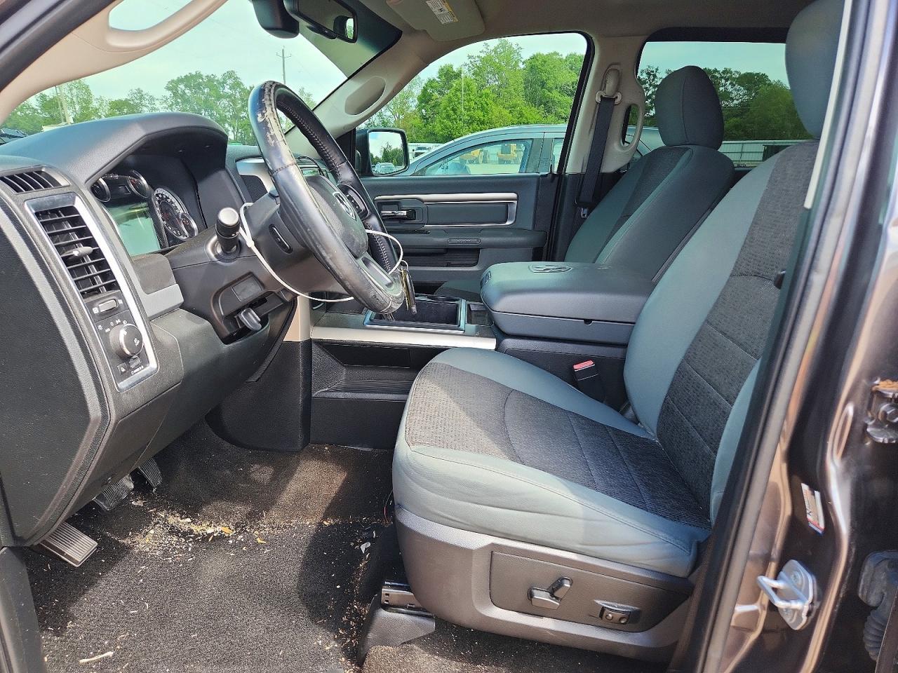 2015 Dodge RAM 1500 SLT