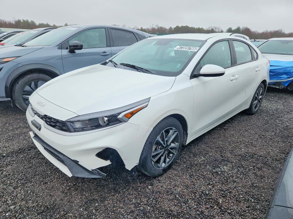 2023 KIA Forte lxs