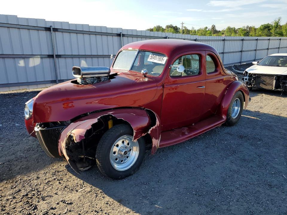 1940 Ford Deluxe