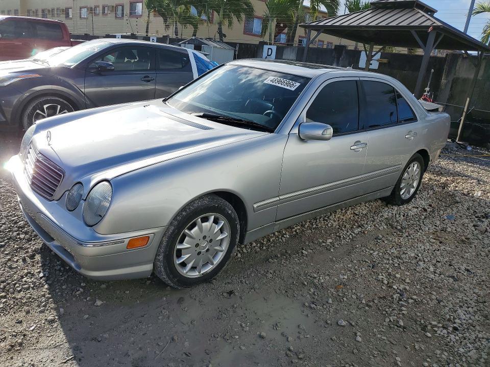 2001 Mercedes-Benz E 320