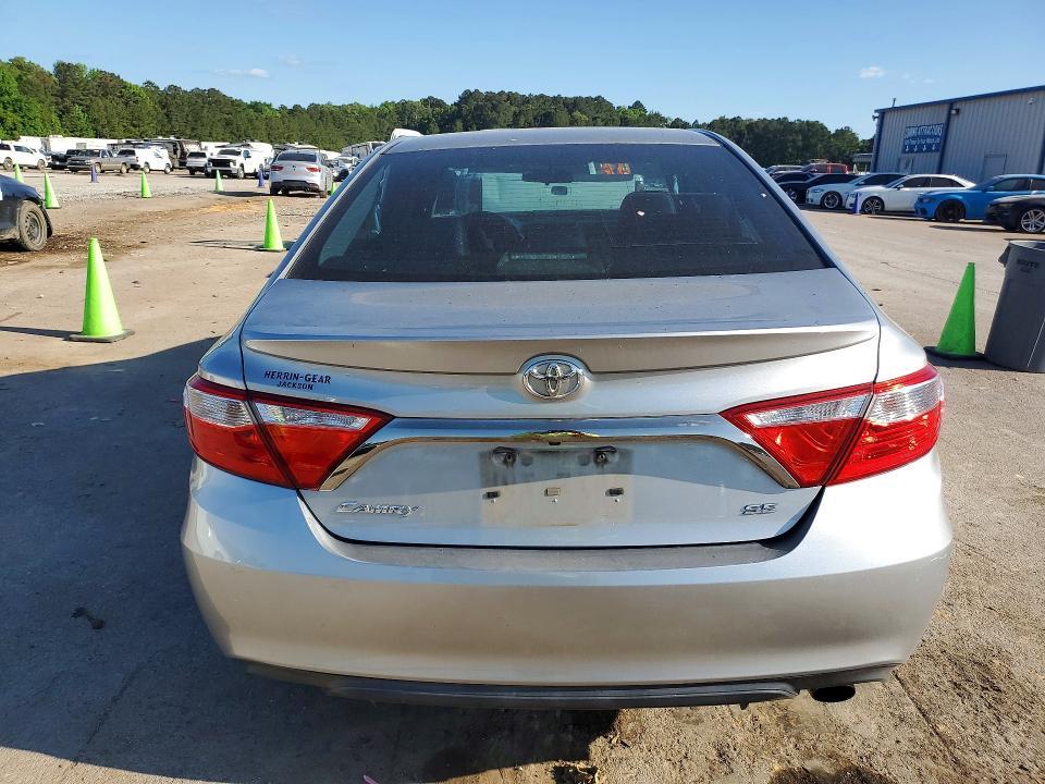 2015 Toyota Camry se