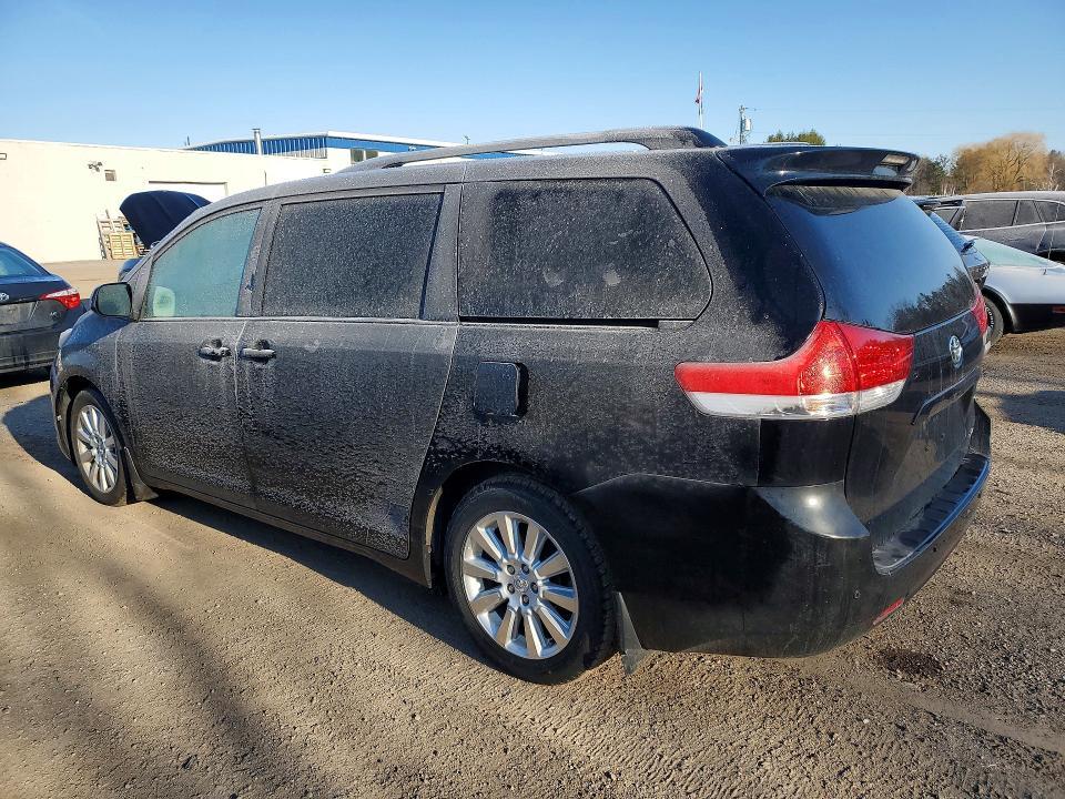2011 Toyota Sienna-v6
