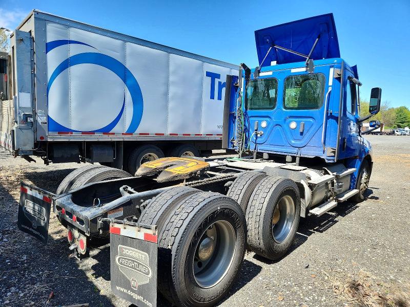 2022 Freigliner 2022 Freightliner Cascadia 126 Semi Truck