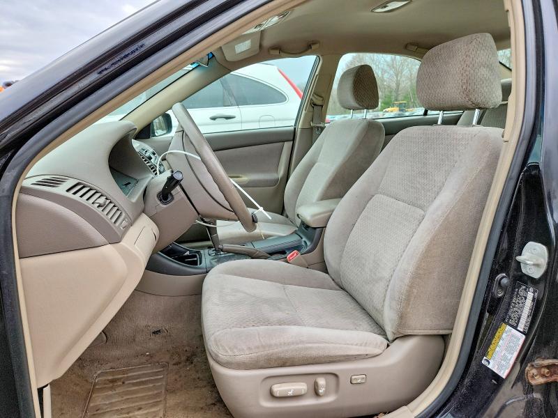 2004 Toyota Camry le