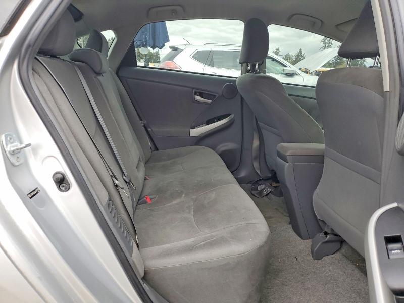 2010 Toyota Prius iii