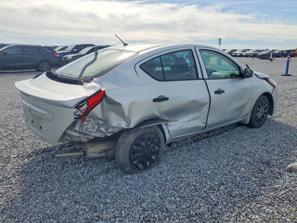 2019 Nissan Versa s Plus