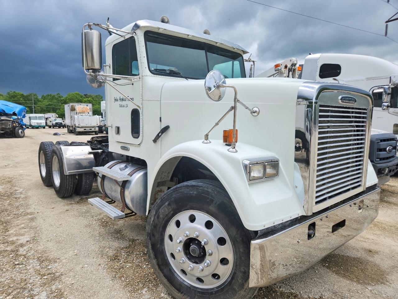 2006 Freightliner Convention-Semi Truck