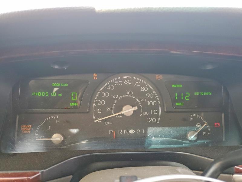 2003 Lincoln Town car Signature