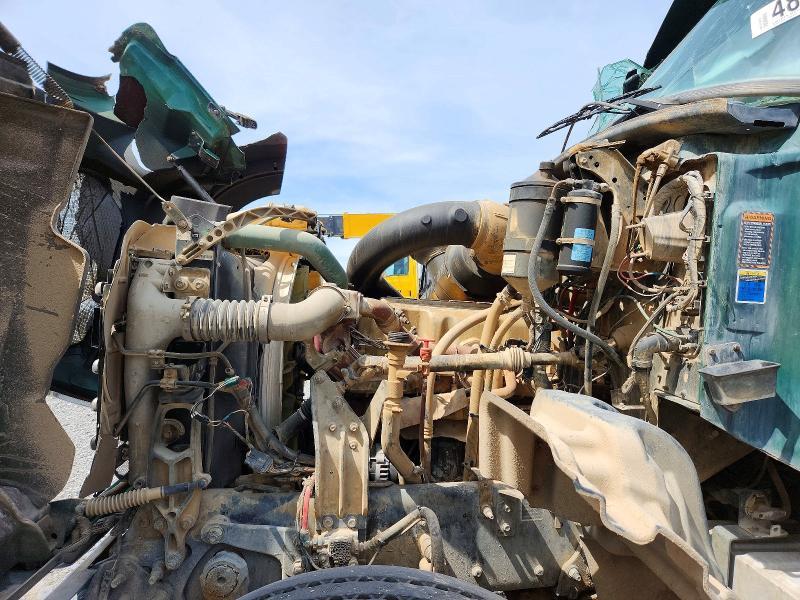 2016 Mack 700 GU700