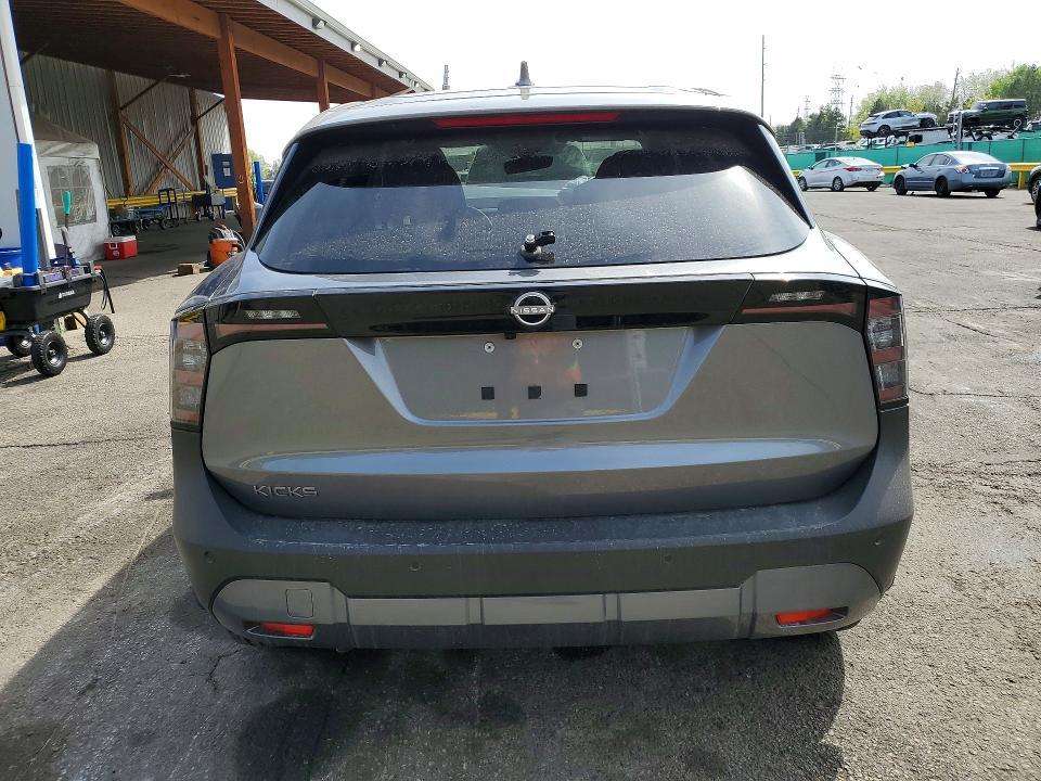 2025 Nissan Kicks sv
