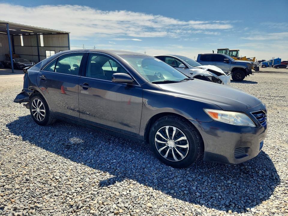 2011 Toyota Camry le