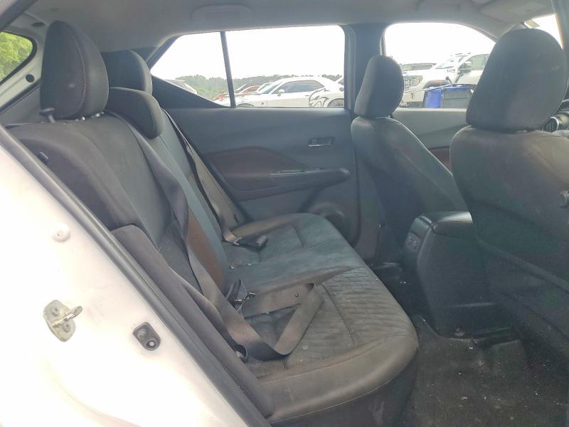 2022 Nissan Kicks sr