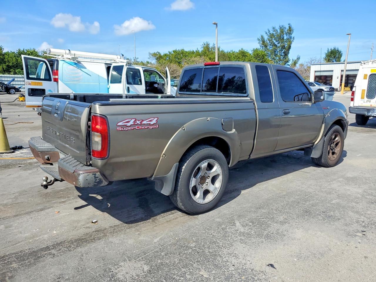 2001 Nissan Frontier SC