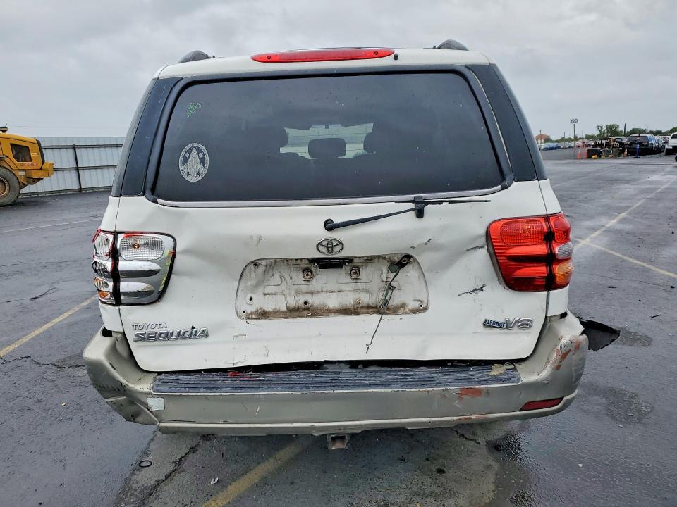 2004 Toyota Sequoia SR5