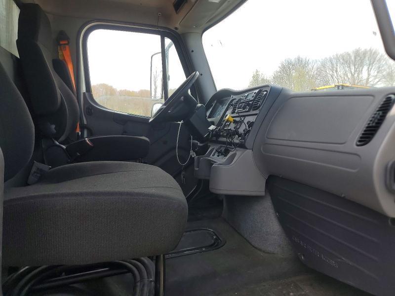 2020 Freightliner Business Class M2 Refrigerated BOX Truck