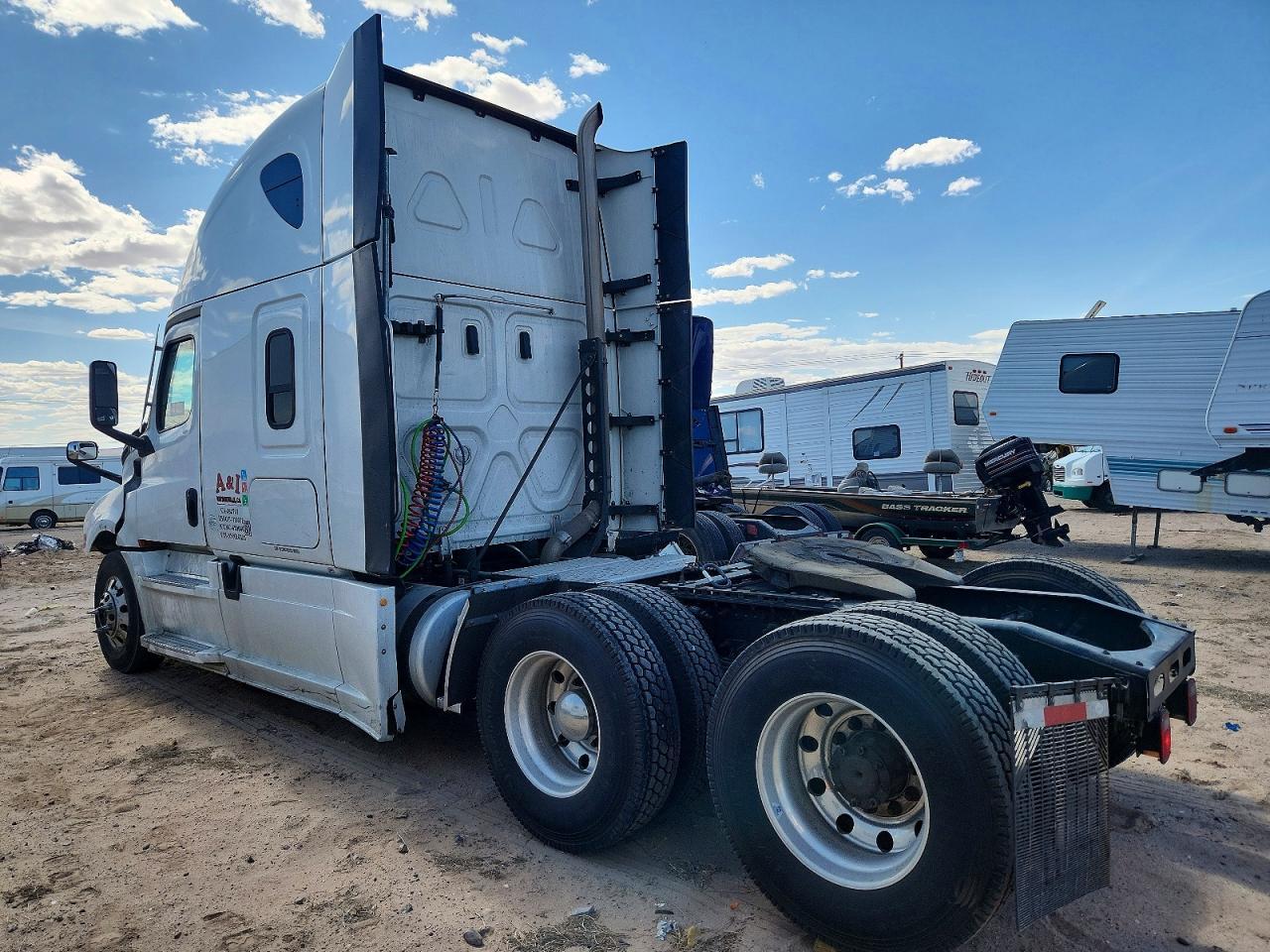 2022 Freightliner Cascadia 126 Semi Truck