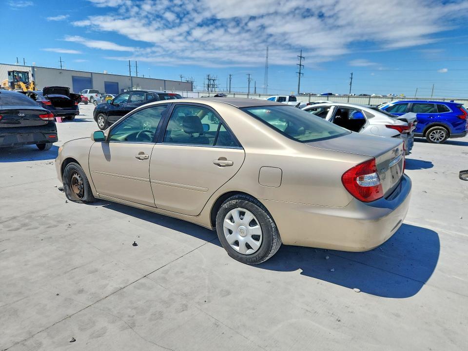 2004 Toyota Camry le