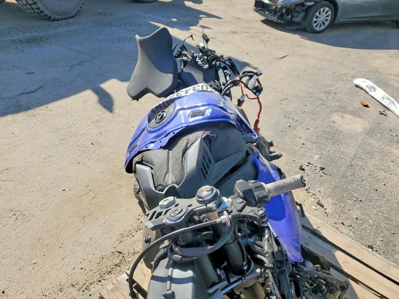2024 Yama YZFR1