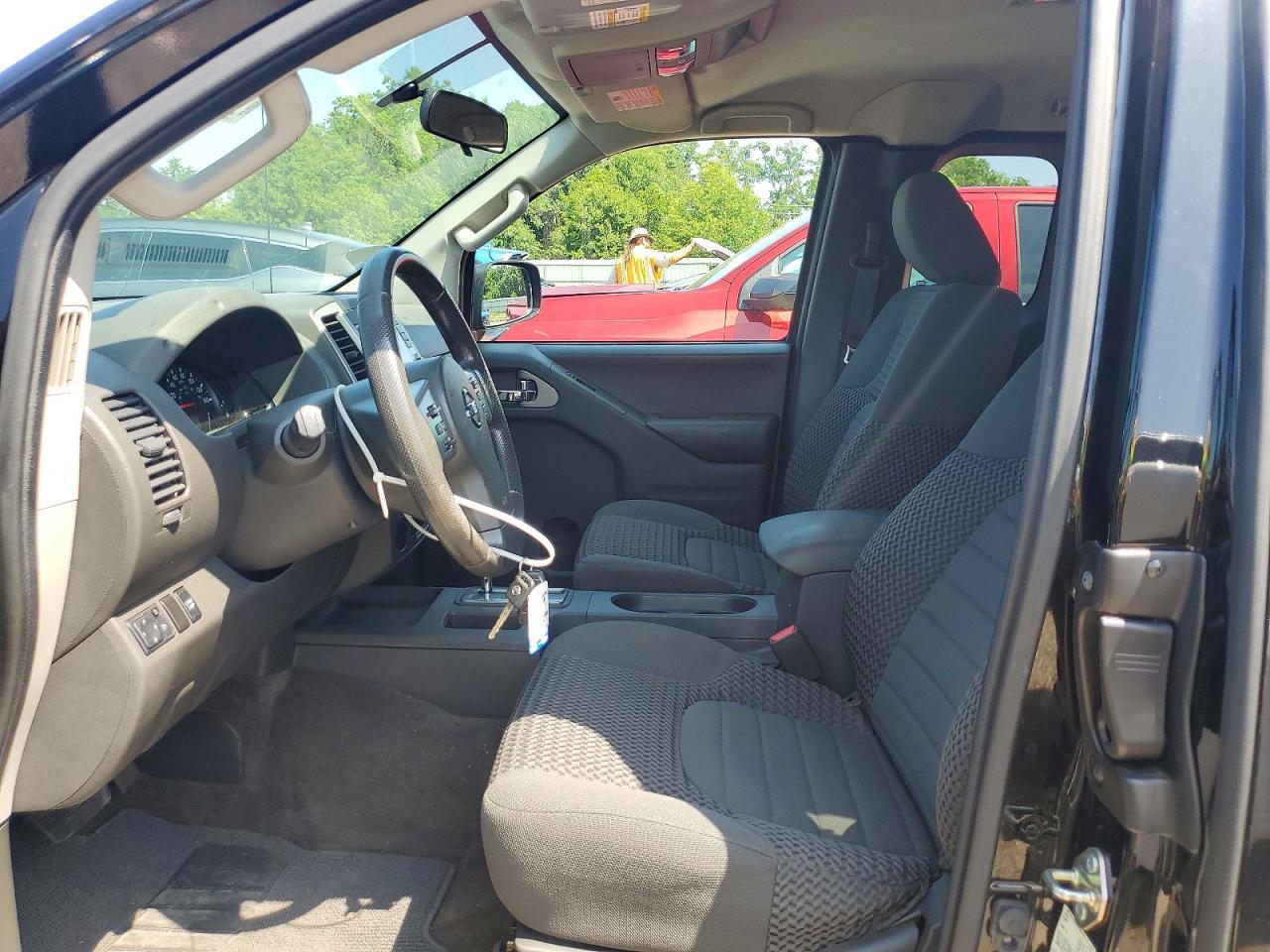 2017 Nissan Frontier SV