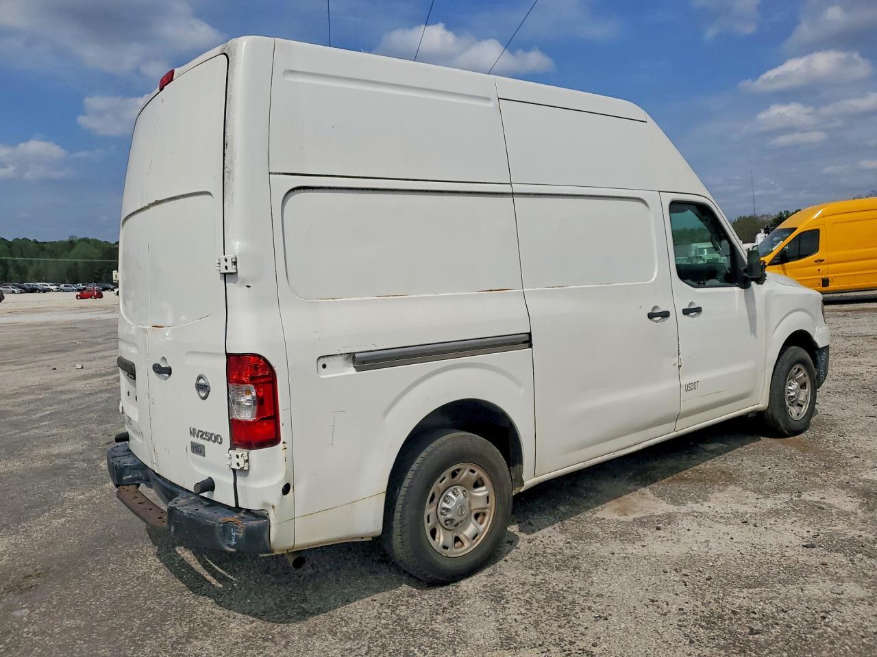 2012 Niss AN NV 1500 Delivery Van