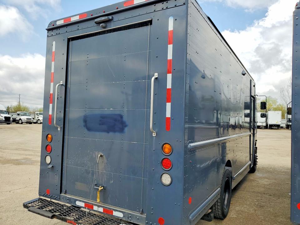 2020 Freightliner MT45G Chassis Delivery Truck