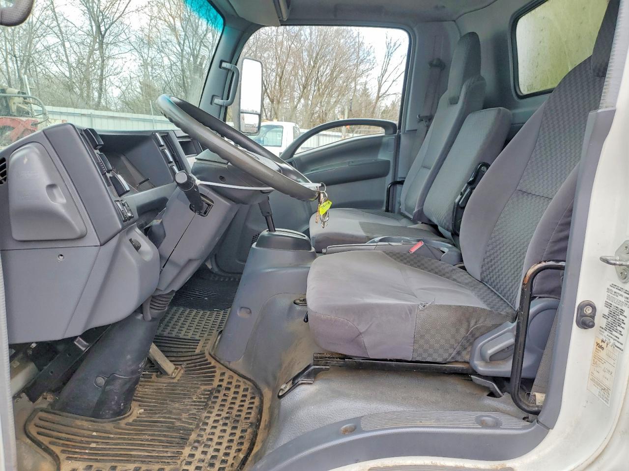 2009 Isuzu NPR Delivery Truck