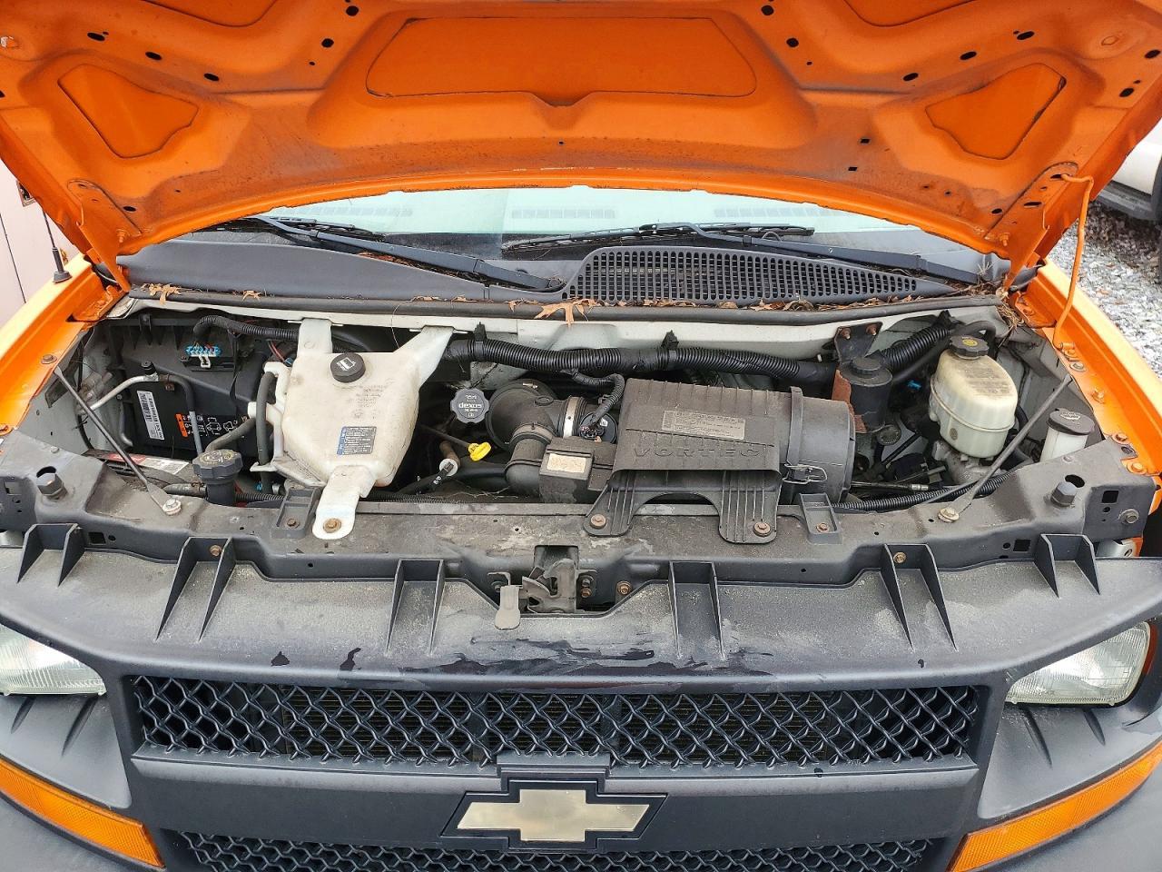 2014 Chevrolet Express Delivery Truck