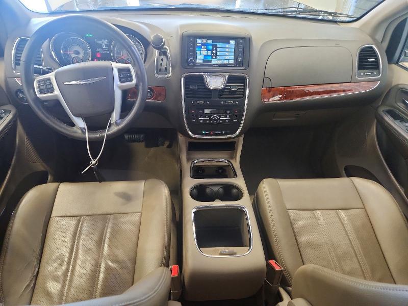 2014 Chrysler Town & Country Touring l
