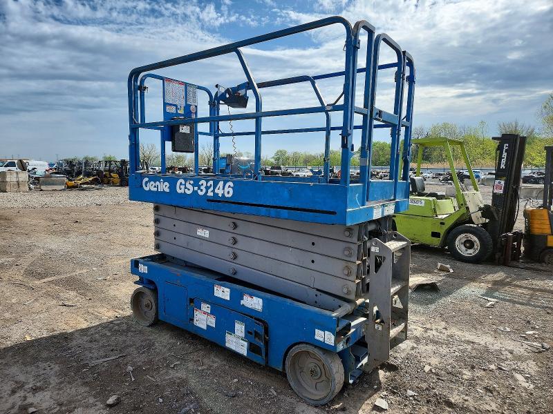 2016 Genie GS3246 Scissor Lift