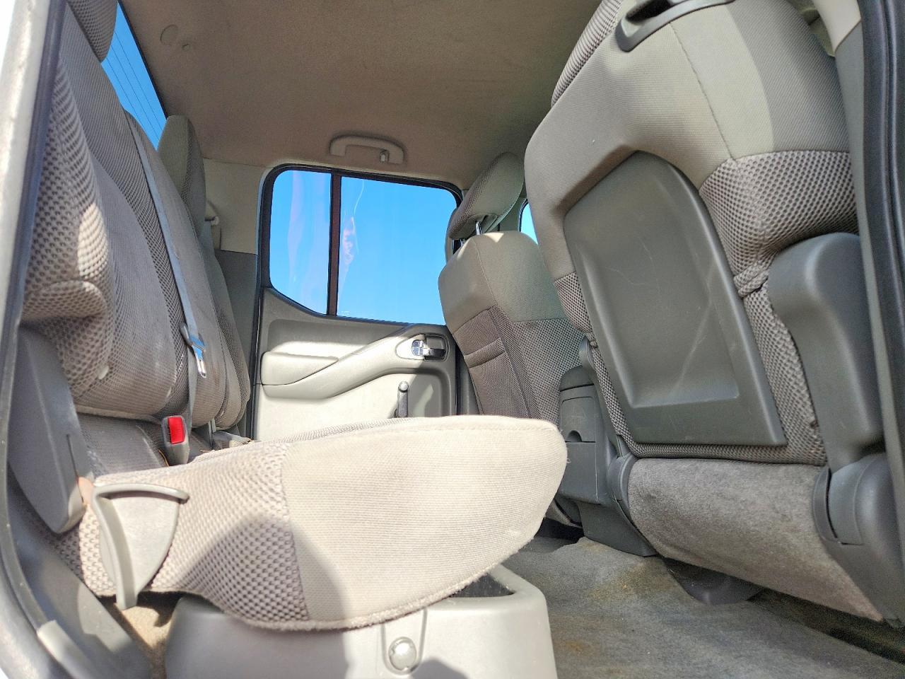 2013 Nissan Frontier S