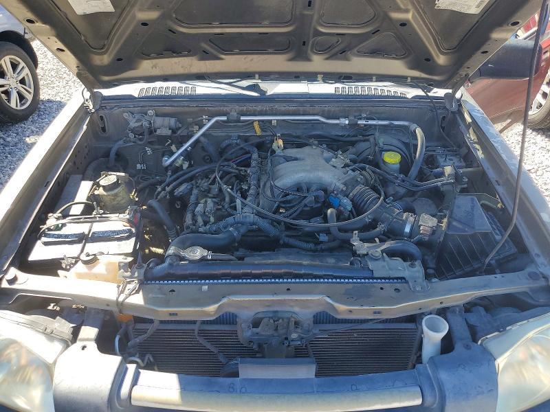 2001 Niss Frontier xe