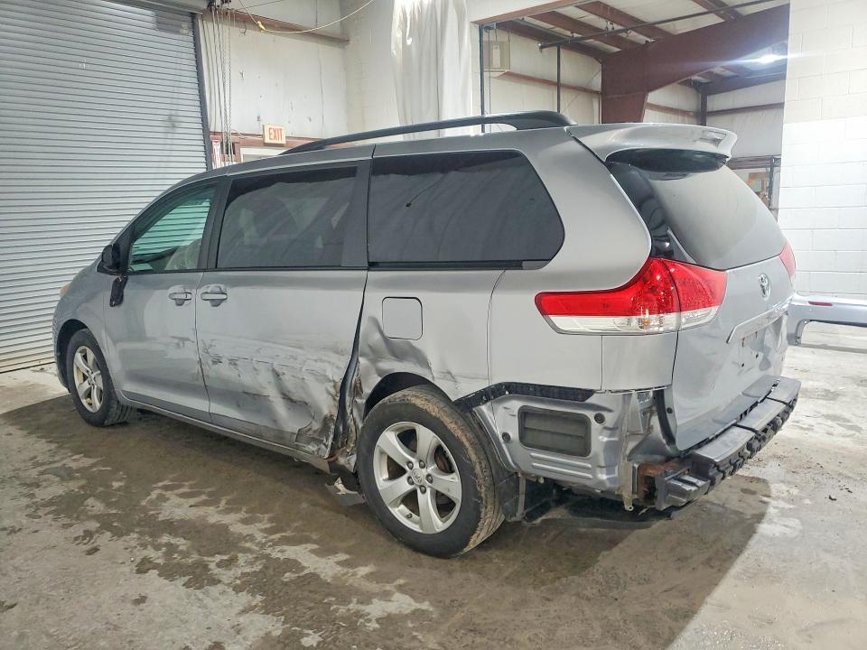 2014 Toyota Sienna le