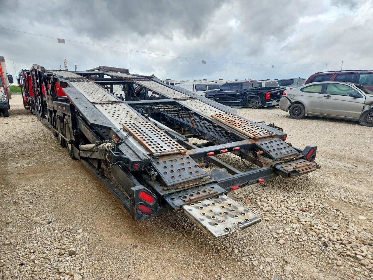 2005 Peterbilt 379 Car Hauler Truck