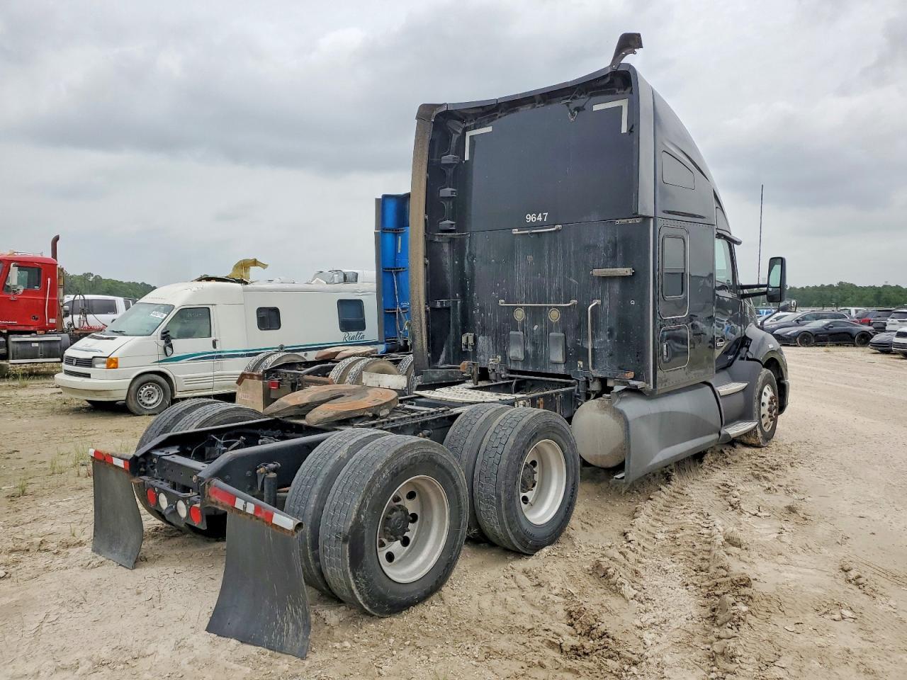 2019 Kenworth T680 Semi Truck