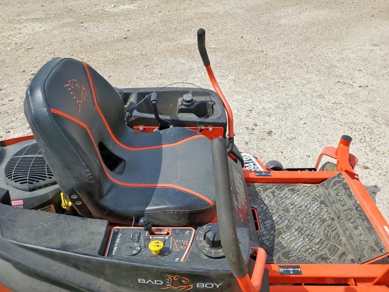 2022 Bad Boy ZT Avenger Lawn Mover