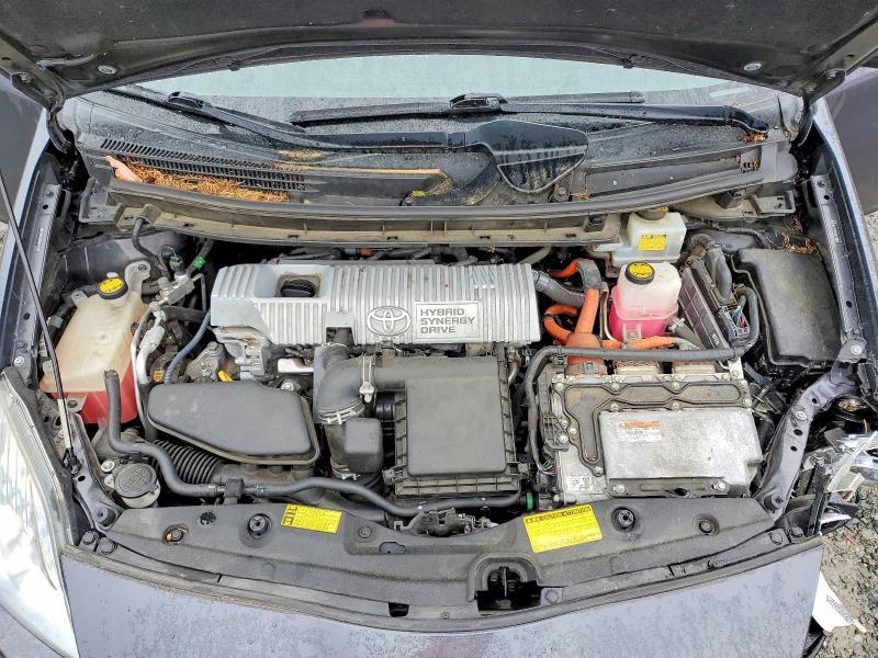 2010 Toyota Prius iii