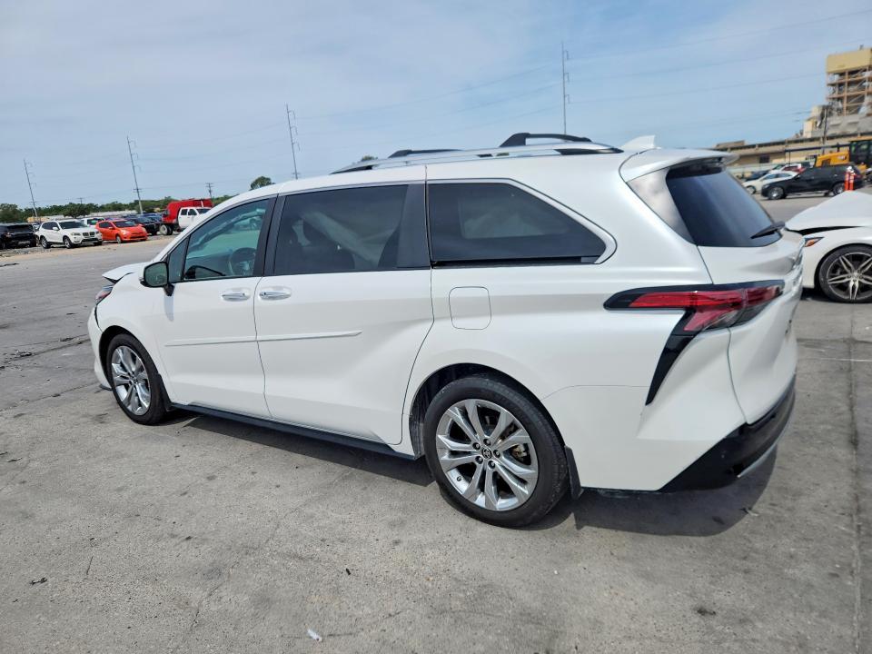 2024 Toyota Sienna Platinum 7-passenger
