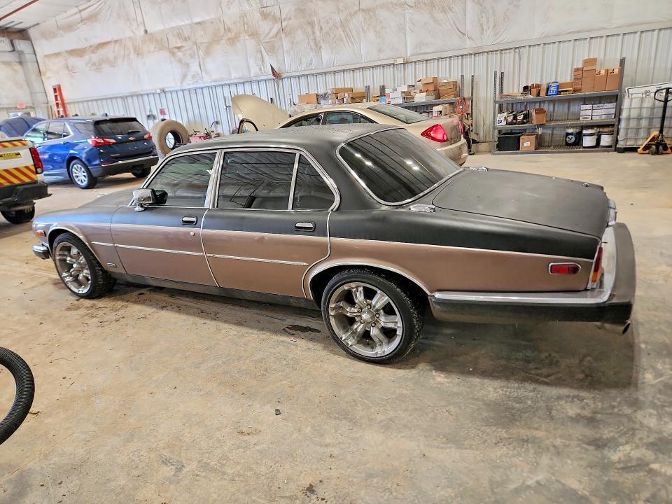 1985 Jaguar XJ6 Vanden Plas