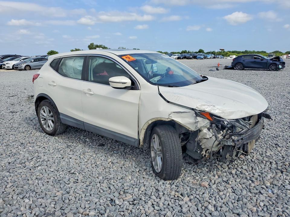 2017 Nissan Rogue Sport s