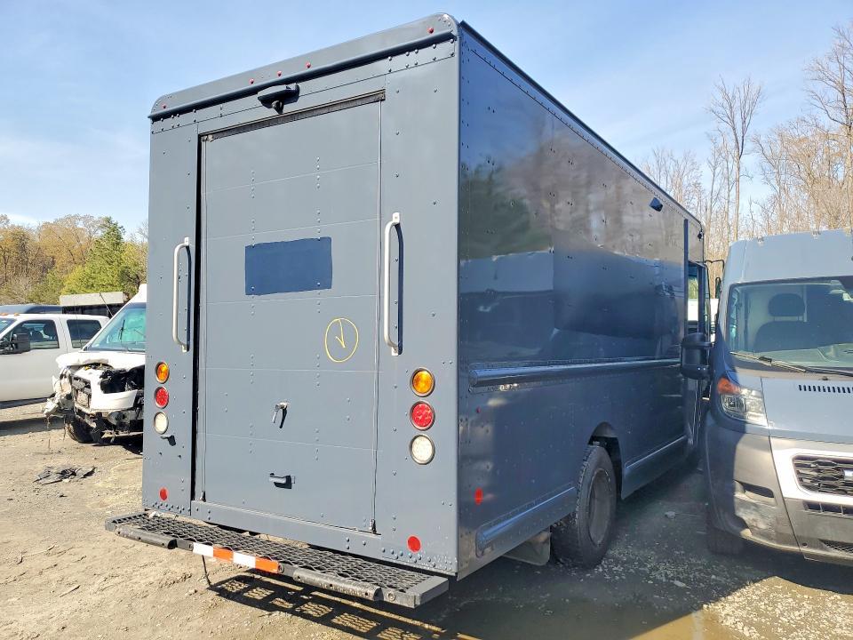 2021 Freightliner MT45G Chassis Delivery Truck