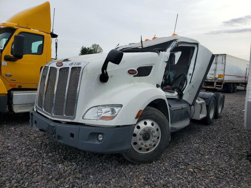 2019 Peterbilt 579 Semi Truck