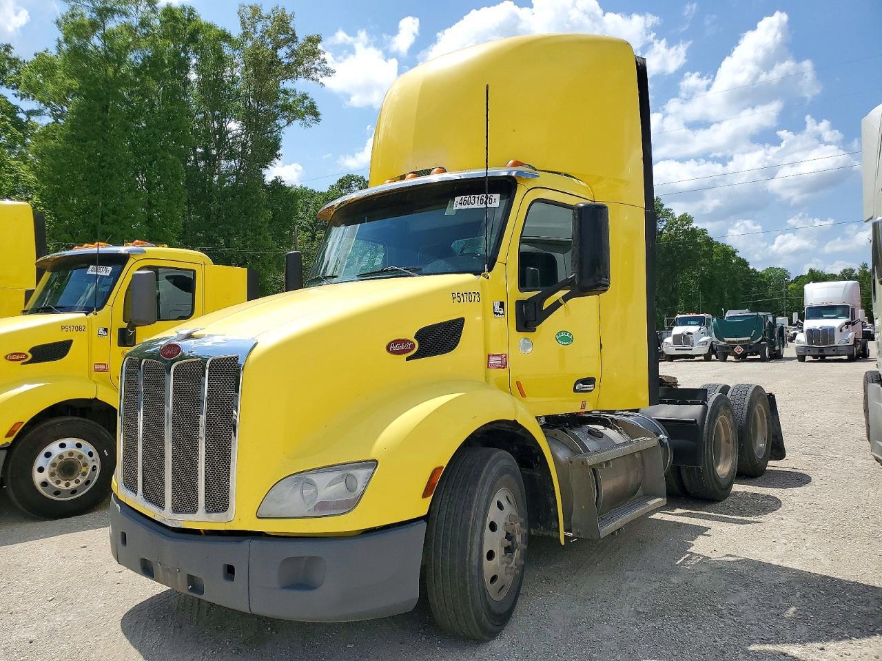 2017 Peterbilt 579 Semi Truck