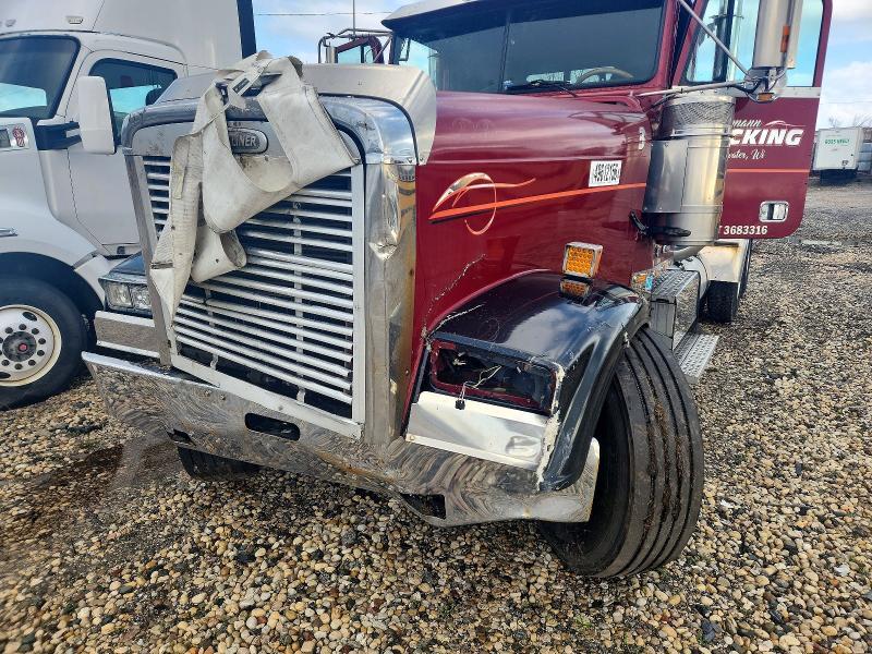 1999 Freightliner FLD120 Semi Truck