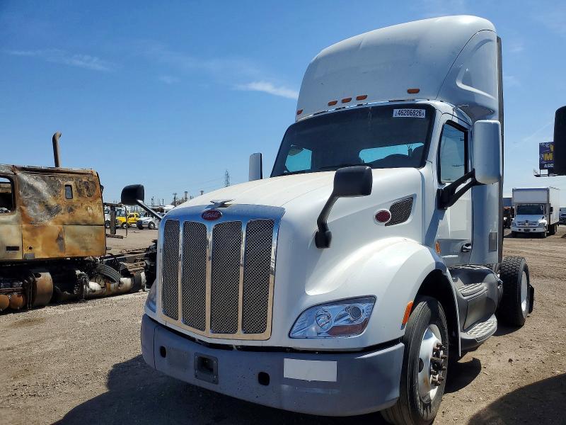 2018 Peterbilt 579 Semi Truck