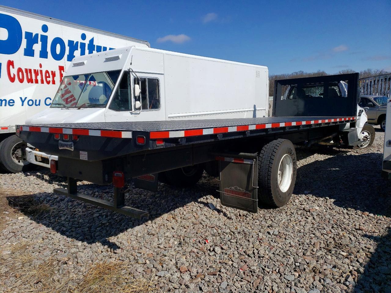 2026 Ford F750 Super Duty Flatbed Truck