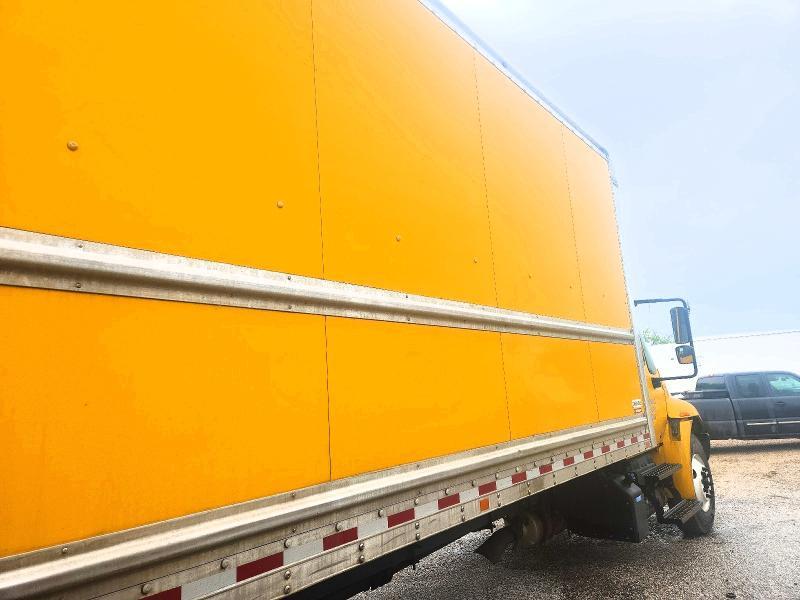 2019 International 4300 BOX Truck