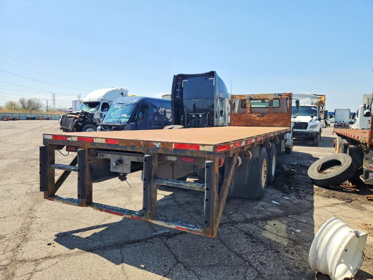 2018 Freigliner 2018 Freightliner Business Class M2 Flatbed Truck