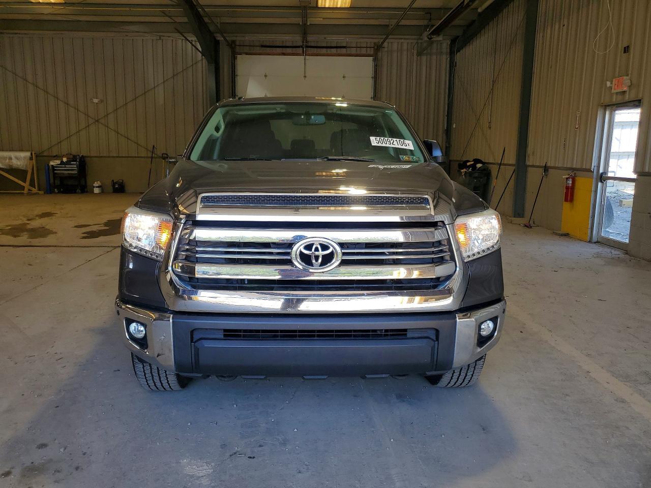 2017 Toyota Tundra SR5