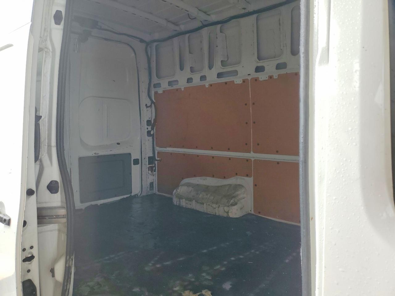 2018 Nissan NV 2500 S