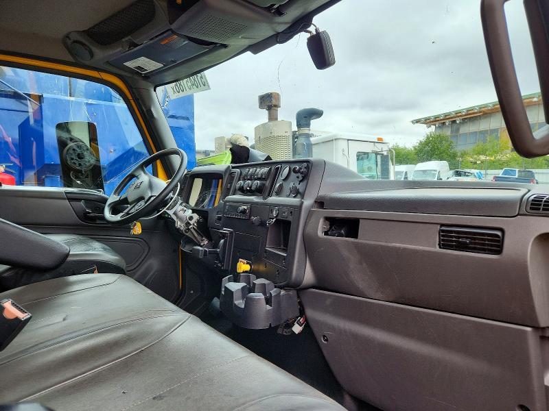 2024 International MV607 BOX Truck